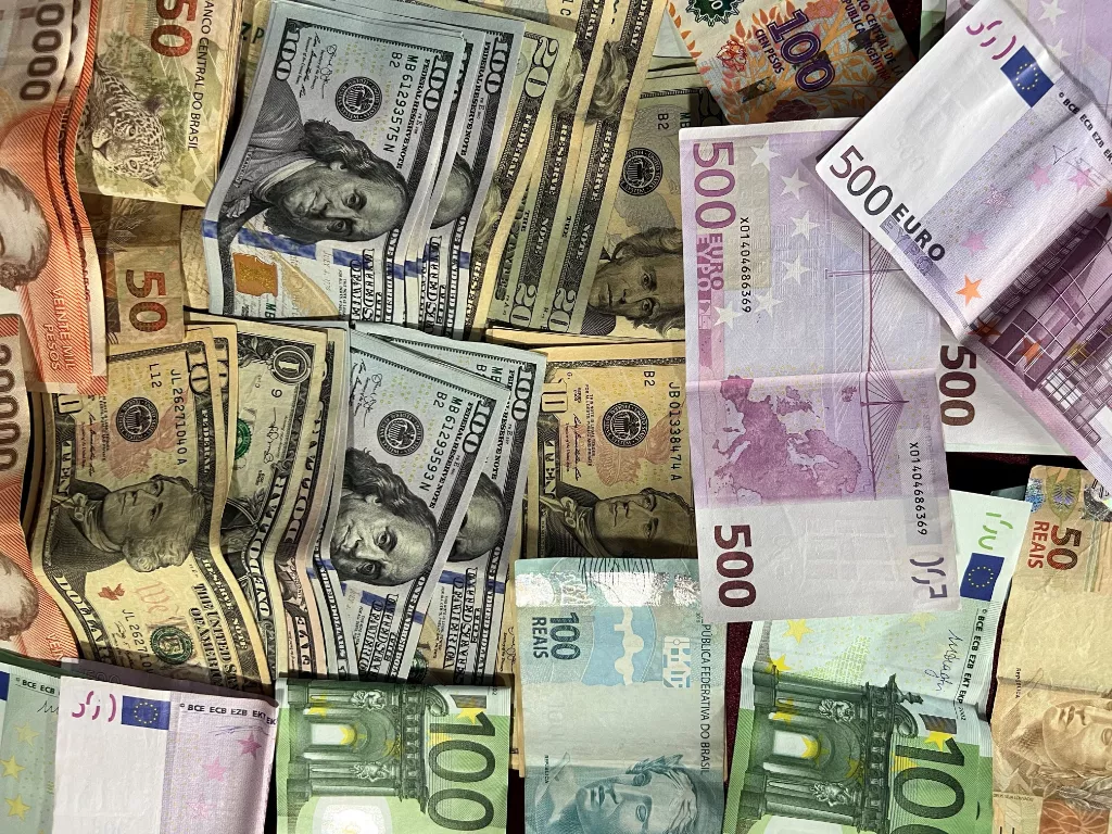 Billets de banque de différentes devises internationales
